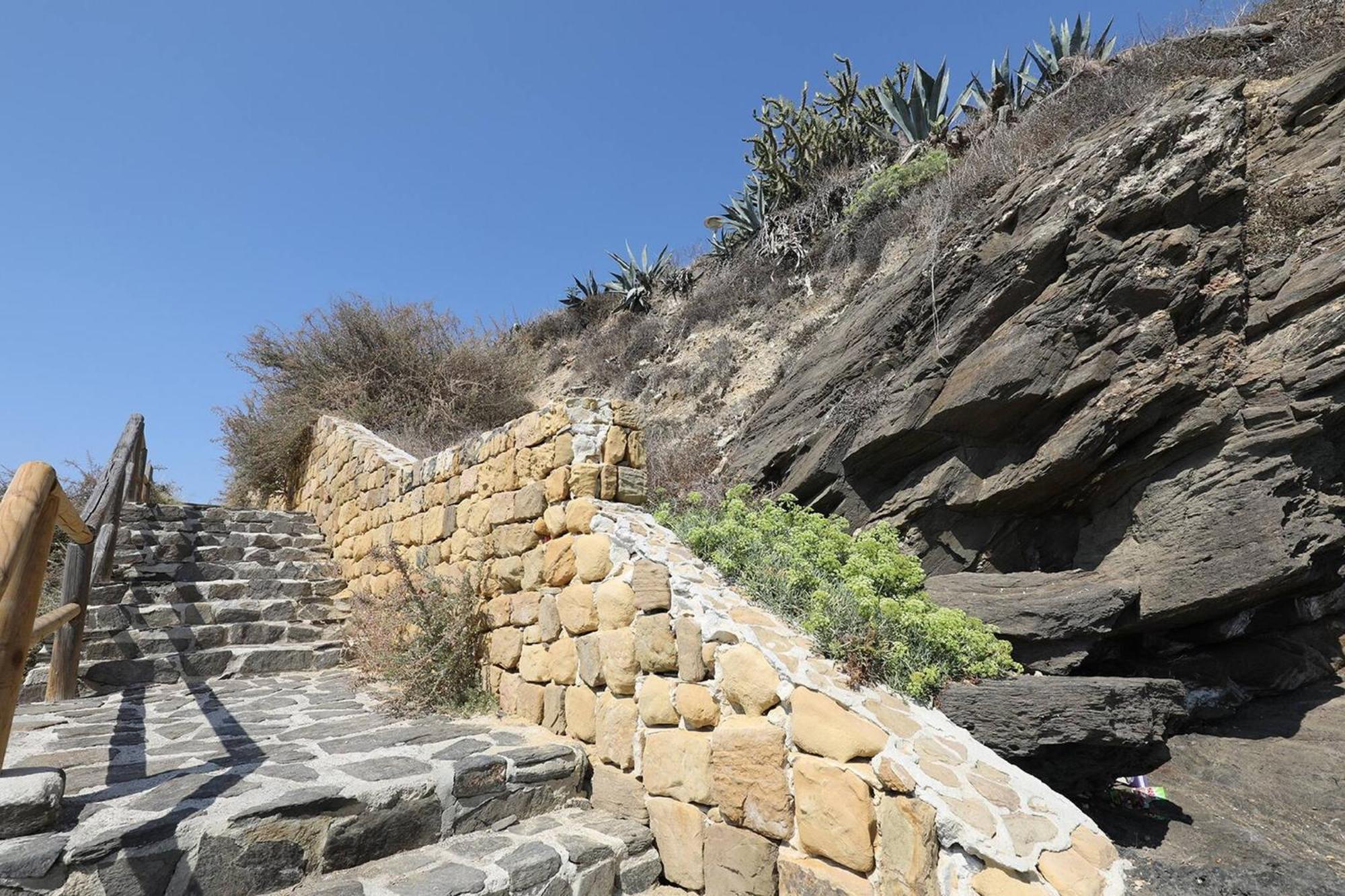 בנאלמדנה 082 - Stunning Sea Views Beachfront Apartment מראה חיצוני תמונה