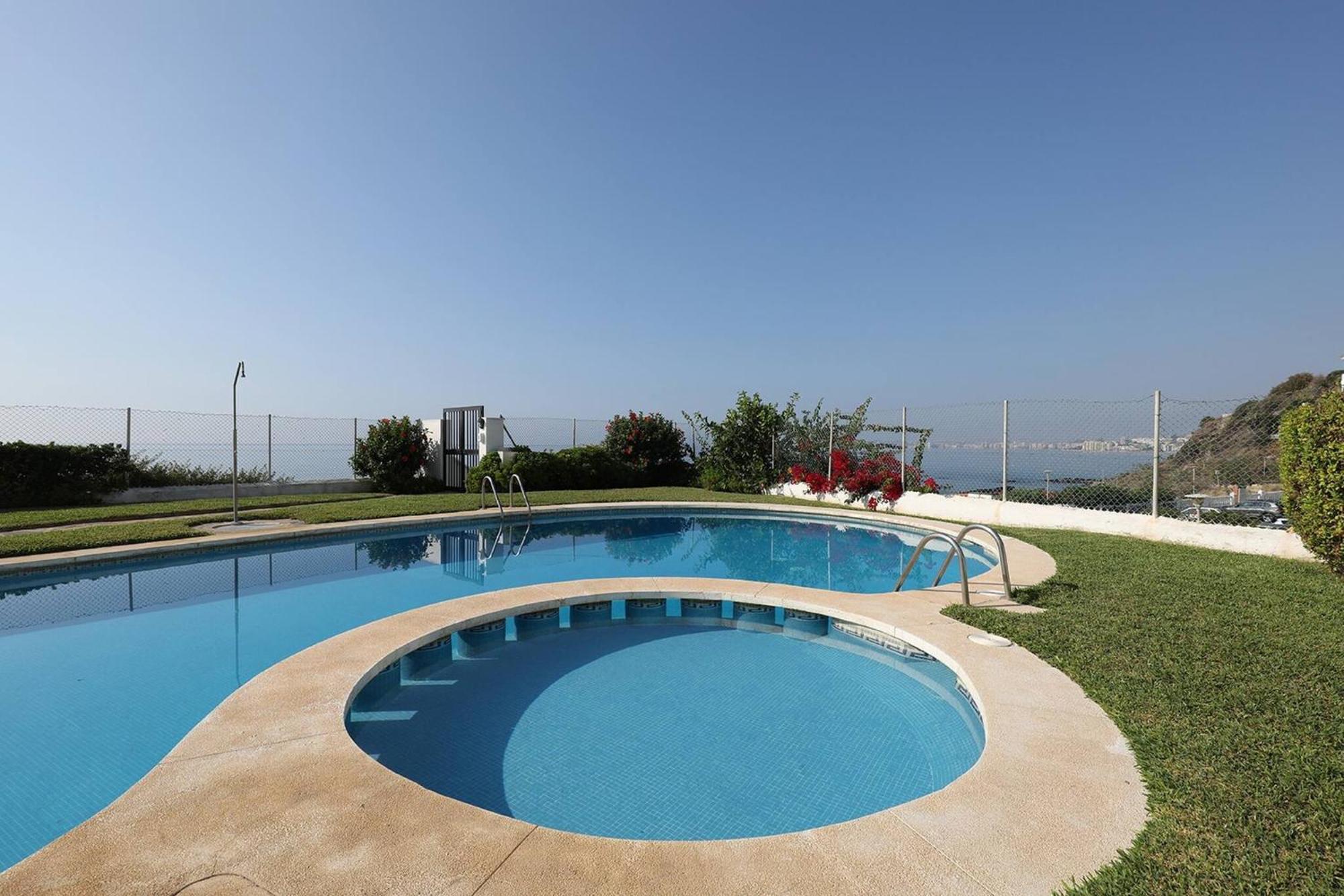בנאלמדנה 082 - Stunning Sea Views Beachfront Apartment מראה חיצוני תמונה